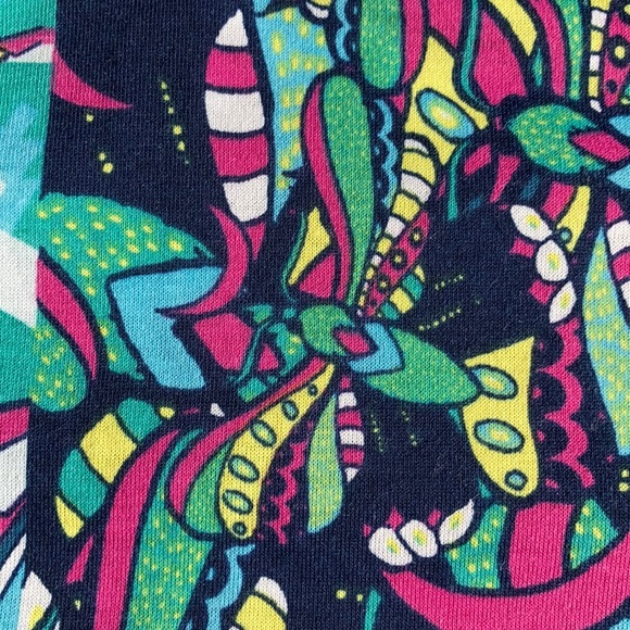 $6 / $8 / $10 SALE!
S LuLaRoe Classic T - Picture 3 of 8